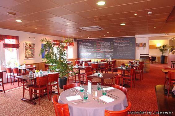 Brit Hotel Rennes Le Castel 레스토랑 사진